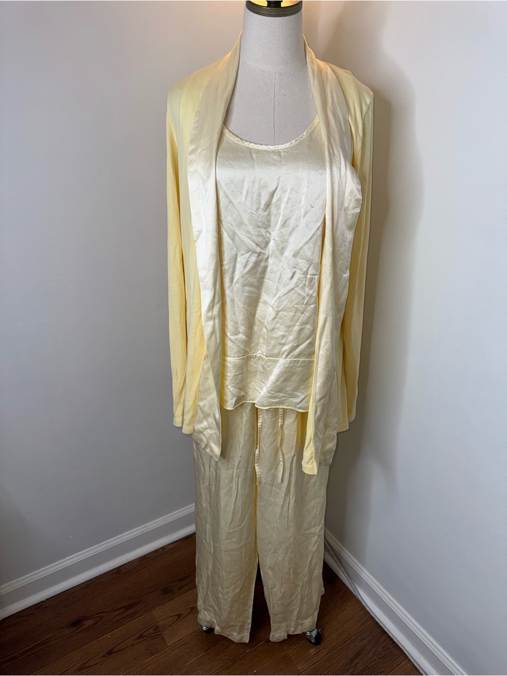 Pj Harlow Women’s Medium Yellow 3 Piece Robe Pajama Set
